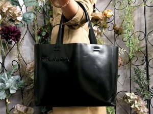 ●超美品●PRADA プラダ●ロゴ型抜き●カーフ レザー 本革●トート バッグ●黒●イタリア製●腕掛け●A4 収納●書類 かばん●Js52040