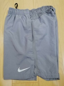 “NIKEナイキ“【DRI- FIT サイドメッシュ切り替えショートパンツ】◆Sサイズ　グレー