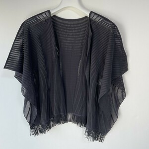 イッセイミヤケ　ISSEY MIYAKE　カーディガン　サイズ3　　プリーツプリーズ　PLEATS PLEASE　LO952