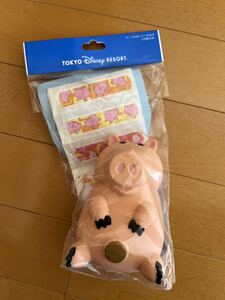 新品タグ付　東京ディズニーランド　トイストーリー　ブタ　絆創膏　きずばん