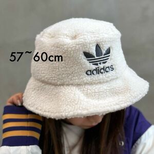 新品 57~60cm adidas アディダスオリジナルス レディース ボア バケットハット 帽子 ハット もこもこ トレフォイル 白 ホワイト