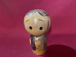 ｃ※**　こけし　1点　ちゃんちゃんこ　高さ約9㎝　郷土玩具　木地玩具　民芸品　お土産　コケシ　KOKESHI　/　B5