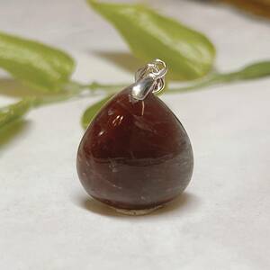 【E6495】ブラッドショットアイオライト＊ペンダント＊天然石＊BloodShot Iolite＊Pendant