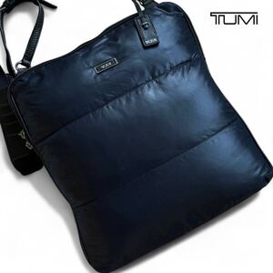 極美品●TUMI トゥミ メンズ ショルダーバッグ ポシェット ビジネス クロスボディ 斜め掛け キルティング 大容量 A4可 ナイロン レザー 紺