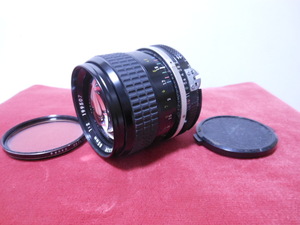  NIKKOR ８５mm 1:２ nikon ニコンレンズ 綺麗ですがジャンク品になります・・・R２４．１１UP-No０９８