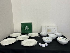 未使用保管品　A2　NARUMI　ナルミ　プレート　皿　Fine China　Bone China　ブランド洋食器　元箱付き　現状品