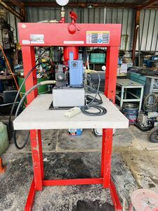 中古機械　HYDRAULIC PRESS 