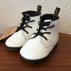 ● 送料￥410 ● 11.0cm｜Dr.Martens ドクターマーチン ベビー 1460 CRIB ブーティー 白 ギフト ファーストシューズ 記念 (新品)(正規品)