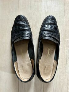 サルヴァトーレ・フェラガモ■黒色　型押し　ローファー　靴　フラットシューズ　サイズ7