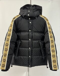 新品同様 GUCCI グッチ 20FW GGジャカード ダウンジャケット 専用 保存袋付 ロゴ刻印 ダブルジップ ブラック グッチ メンズ 黒 size 42