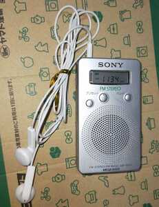 SRF-M807 ソニー 受信確認済 完動品 イヤホン付 ワイドFM AM FM ラジオ 通勤 防災 ジョギング 散歩 競馬 登山 通院 ハイキング 216375