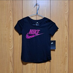 【正規品】未使用　NIKE　半袖Tシャツ　140 半袖 トップス　ナイキ　Tシャツ