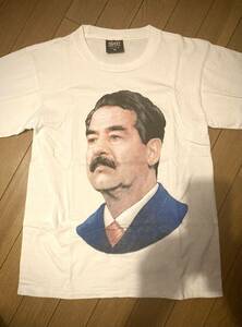 イラク サダムフセイン ビンテージ ブランキー Tシャツ ベンジー セディショナリーズ ジョンソンズ ラロッカ パロディー ブラックミーンズ