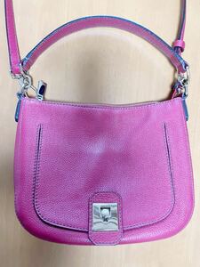 FURLAのショルダーバック(本革製)