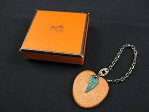 ☆【B送900円】967　HERMES　エルメス　バッグチャーム　ストラップ　フルーツポルトクレ　アプリコット　オレンジ系　レザー