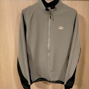 【美品】Lowe Alpine LFM11025 Cascade Jacket M 黒　サイズM 定価13125円税込