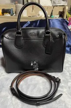 coach スヌーピーショルダーストラップ付きボストンバッグ