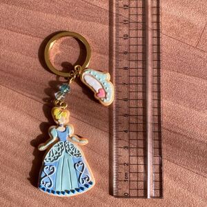 シンデレラ　Cinderella 東京ディズニー　リゾート　プリンセス　キーホルダー ハローキティ　スーベニア　souvenir お土産　クッキー