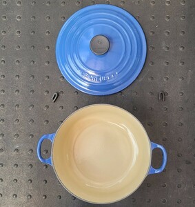 未使用 ル クルーゼ LE CREUSET ココットロンド 20cm 鋳物 ホーロー鍋 両手鍋 BLUE 青 2.6L 保管品