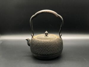 煎茶道具 鉄瓶 古作 大国造 霰紋 鉄蓋 在銘