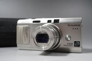 1円~【a226】FUJIFILM／富士フィルム　FinePix　F810　コンパクトデジタルカメラ　バッテリー・ケース付