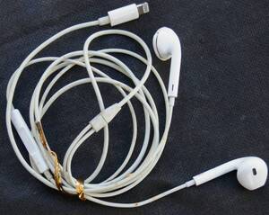 Apple iPhone 純正マイク付きイヤホン ライトニング端子 EarPods with Lightning Connector MMTN2J/A 動作確認済みUSED 送料無料