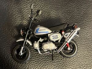 1/24スケール位？ モンキー カスタム2本だしマフラー HONDAホンダmonkey ミニカー オートバイ 原付き　スクーター CB750Fスペンサーカラー