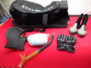 ダイビングまとめ AQUALUNG メッシュバッグ ブーツ 24㎝ TUSA グローブMサイズ など ダイビング用品 管理6E0520E-G04