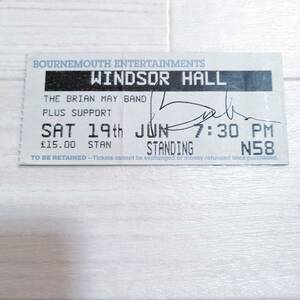 ブライアン・メイ 直筆サイン入り LIVEチケット WINDSOR HALL Brian May QUEEN 美品　グッズ