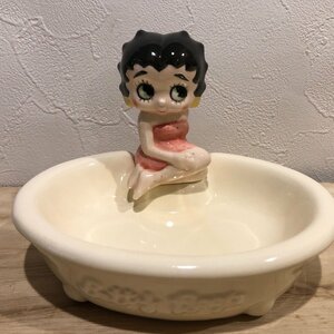 ソープディッシュ 石鹸入れ ベティちゃん Betty Boop ベティブープ 陶器 フィギュア KFS ベティ アメリカ 雑貨 置物 レトロ 管理001・６