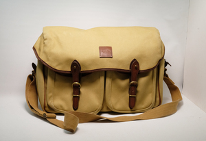 Lanvin（ランバン）鞄 メッセンジャーバッグ　ショルダーバッグ　ビジネスバッグ　カブセショルダー
