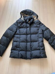 BURBERRY バーバリー ショート丈ダウンジャケット コート 黒色ブラック 40サイズ M-Lサイズ相当 中古 上着 防寒アウター クリーニング済み