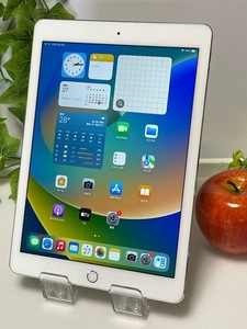 美品 Apple iPad Pro (9.7インチ) シルバー 32GB MLMP2J/A Wi-Fiモデル iOS16.7.5 バッテリー良好表示☆ A6104