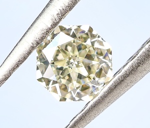 【１００円～】VVS1！0.339ｃｔ 天然ダイヤ VERY LIGHT YELLOW（ナチュラルカラー）鑑定書付き