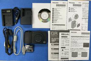 ◆RICOH GR DIGITAL3 デジタルカメラ ＋ PCATEC LCD付 USB充電器（おまけ品）【1セット】/ GR DIGITALⅢ / デジタル3 / デジカメ
