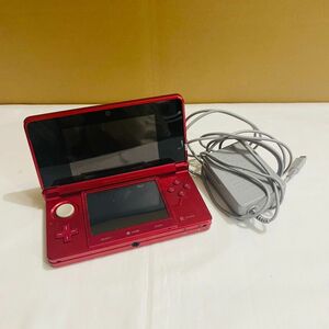 ht7018【60】//Nintendoo★3DS　本体　ニンテンドー 任天堂　ゲーム機　レッド　モンハンソフト・充電器・タッチペン付き　CTR-001　通電OK