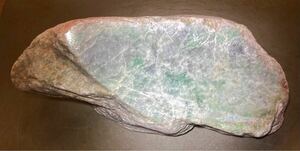 ミャンマー産超巨石天然本翡翠原石2.72kg1面カット荒磨き済み［JADEITE］大迫力^ ^綺麗^ ^