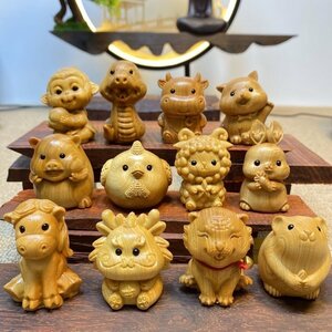 新品★ヒノキは十二支の動物を彫刻する