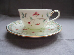 ＃ＮＯＲＩＴＡＫＥ「ノリタケ（ＨＡＮＡＳＡＲＡＳＡ）★金彩かわいい小花柄のカップ＆ソーサー」～箱なし