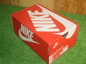 6025 【未使用】 WMNS NIKE COURT ROYALE ホワイト 23.5cm