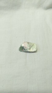 銀化ローマングラス欠片ペンダント 1～4世紀 ローマ帝国 銀化現象 銀化ガラス とんぼ玉 アンティークビーズ 貫通穴あり コレクション