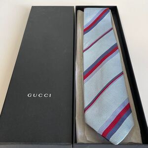 グッチ（GUCCI）空色紺赤ストライプネクタイ