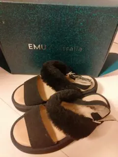 EMU Australia　ファーサンダル黒