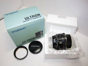 フォクトレンダー ULTRON 35mm f1.7 ASPH (Lマウント) ■ ブラック ■ 10695