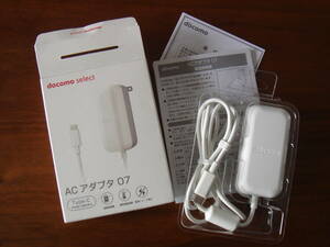 DOCOMO ドコモ セレクト ACアダプタ 07 ホワイト USB Type-C コネクタ