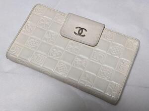 1.CHANEL シャネル アイコン ウォレット 二つ折り財布 がま口　ホワイト