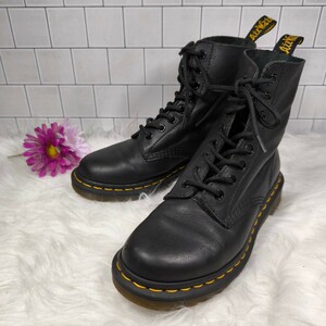 美品【Dr.Martens】8ホールブーツ UK4 23cm相当 ブラック レザー 黒 ドクターマーチン レースアップ ブーツ 大人気 早い者勝ち ステッチ