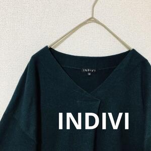 INDIVI インディヴィ　カットソー　ダークグリーン　Ｖネック　タック