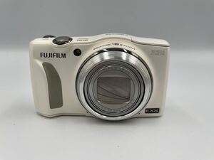 FUJIFILM FINEPIX F820EXR ホワイト コンパクトデジタルカメラ バッテリー1個 充電器 付き 動作確認済み 富士フィルム ファインピクス 2