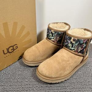 UGG　クラシックミニ　ムートンブーツ　24cm　シープスキン　花柄　フラワーモチーフ　フローラル　レディース　シューズ